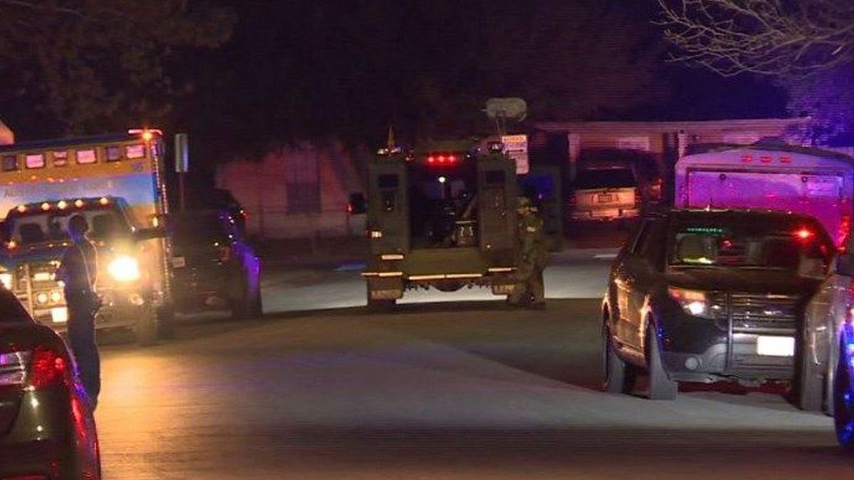 Tiroteo en Texas deja un muerto y dos policías heridos Tiroteo en Texas deja un muerto y dos policías heridos