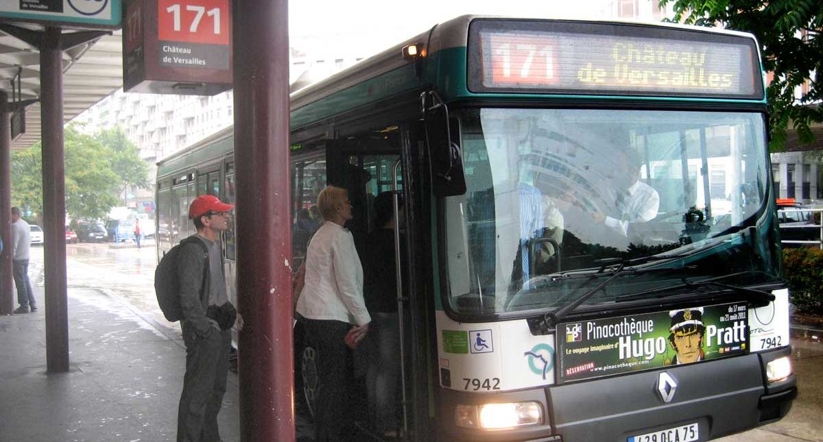 Analizan hacer gratuito el transporte público en París