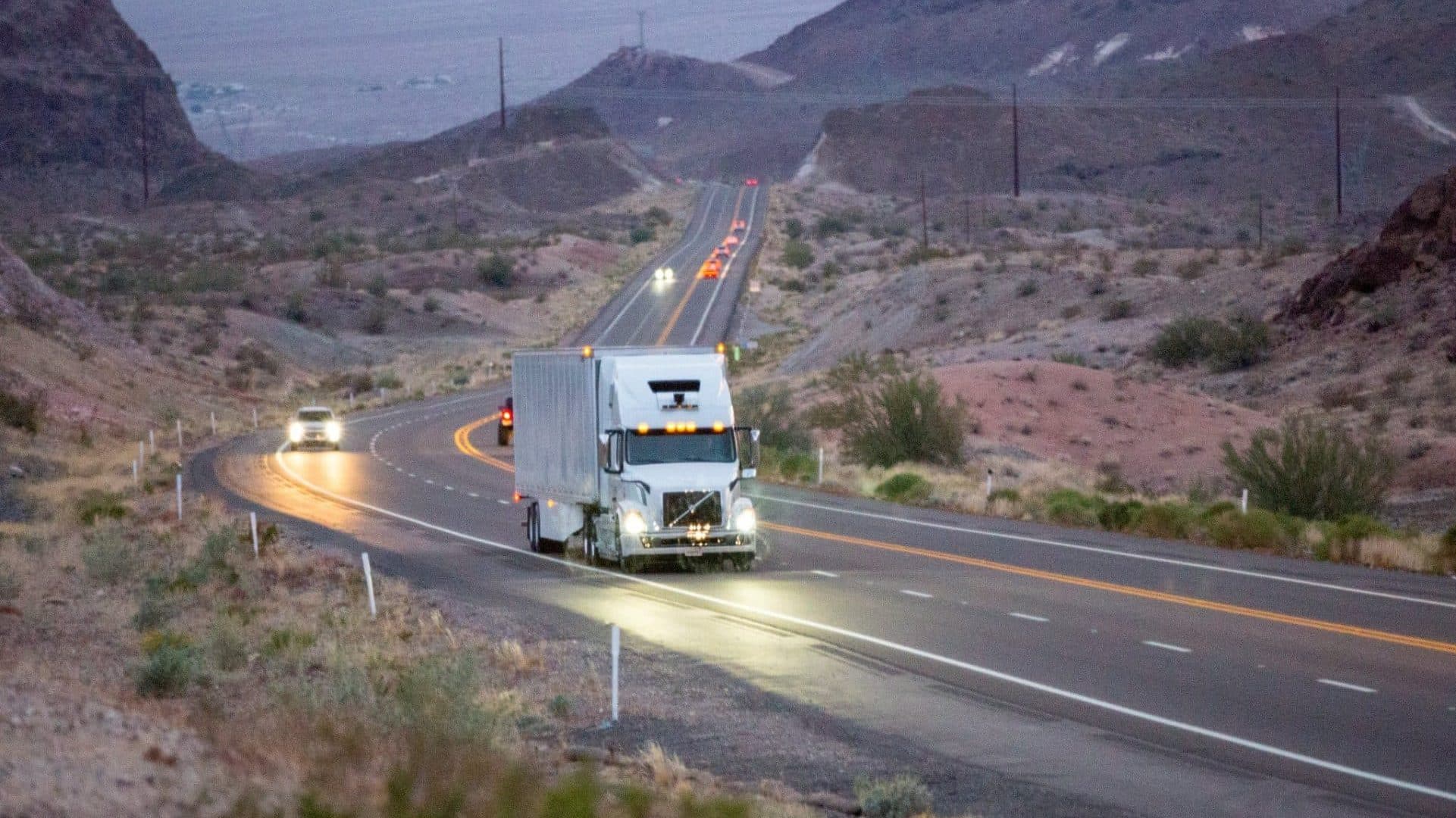 Uber comienza a usar camiones de carga autónomos en EE.UU.