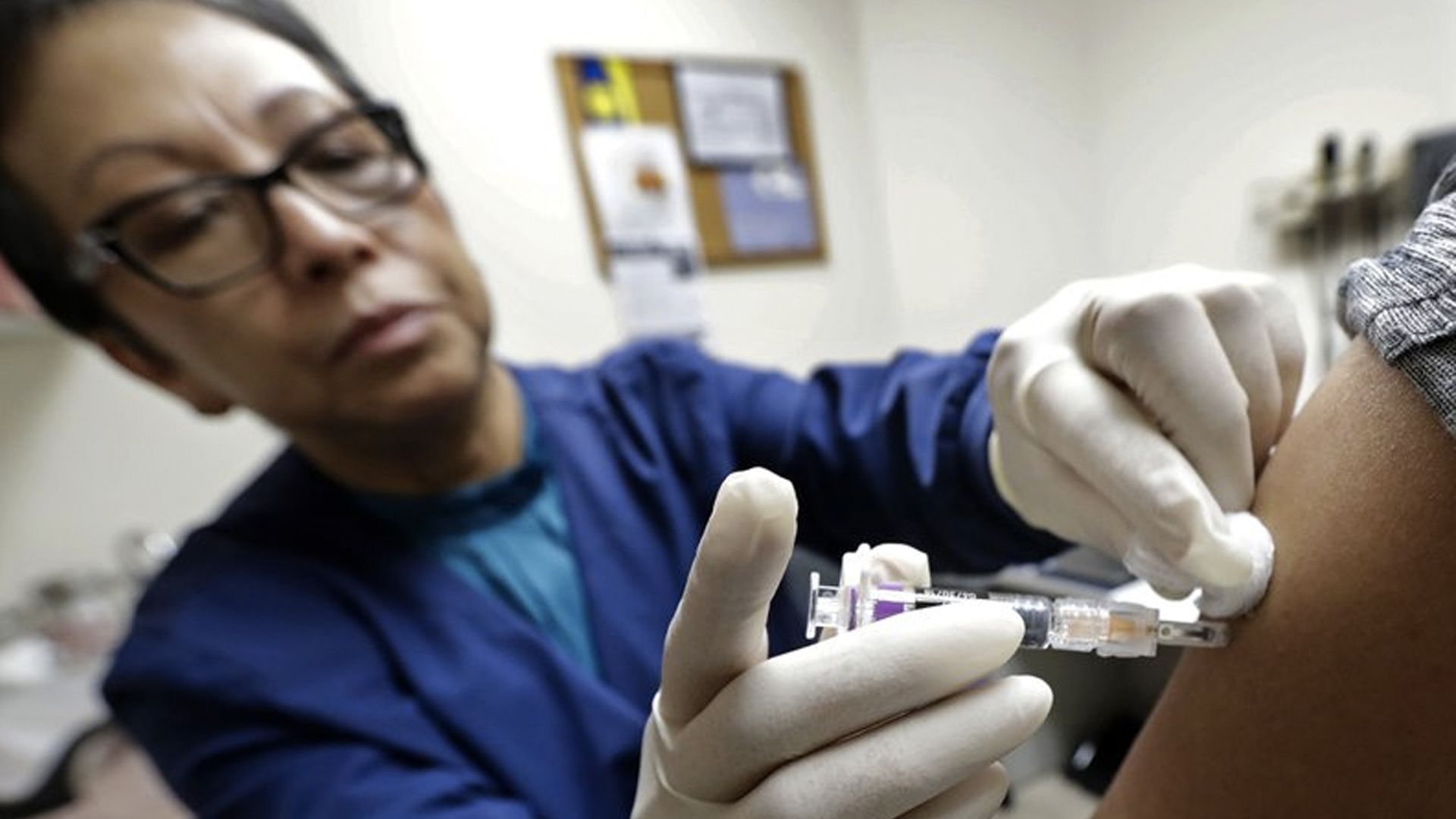 Suman 114 menores muertos por epidemia de gripe en EE.UU.