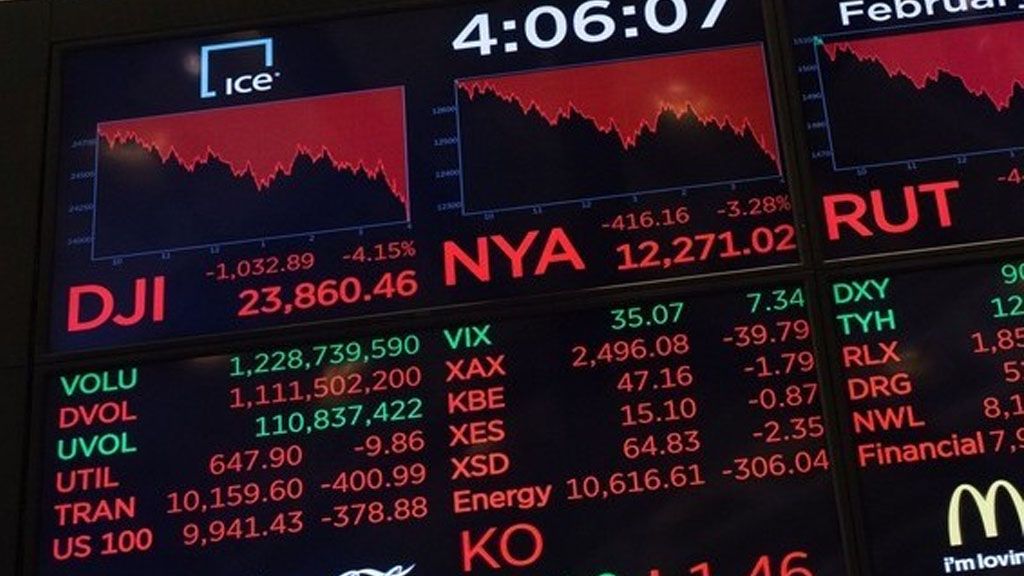 Wall Street registra caída tras anuncio de Trump sobre aranceles al acero