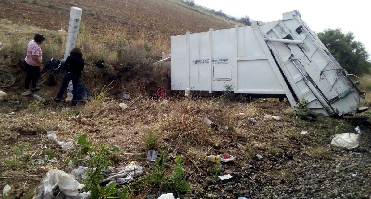 Choque entre camión recolector y tren deja cuatro muertos en Zacatecas - accidente-tren-camion-recolector-guadalupe-zacatecas-2