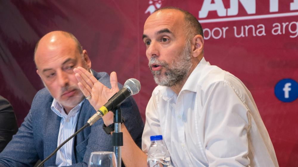 La resistencia de actores económicos al papa Francisco - agustin-datellis-papa-francisco