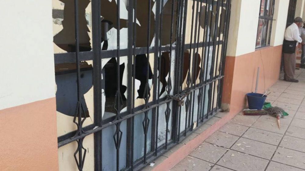 Inconformes retienen a 24 funcionarios en Chiapas