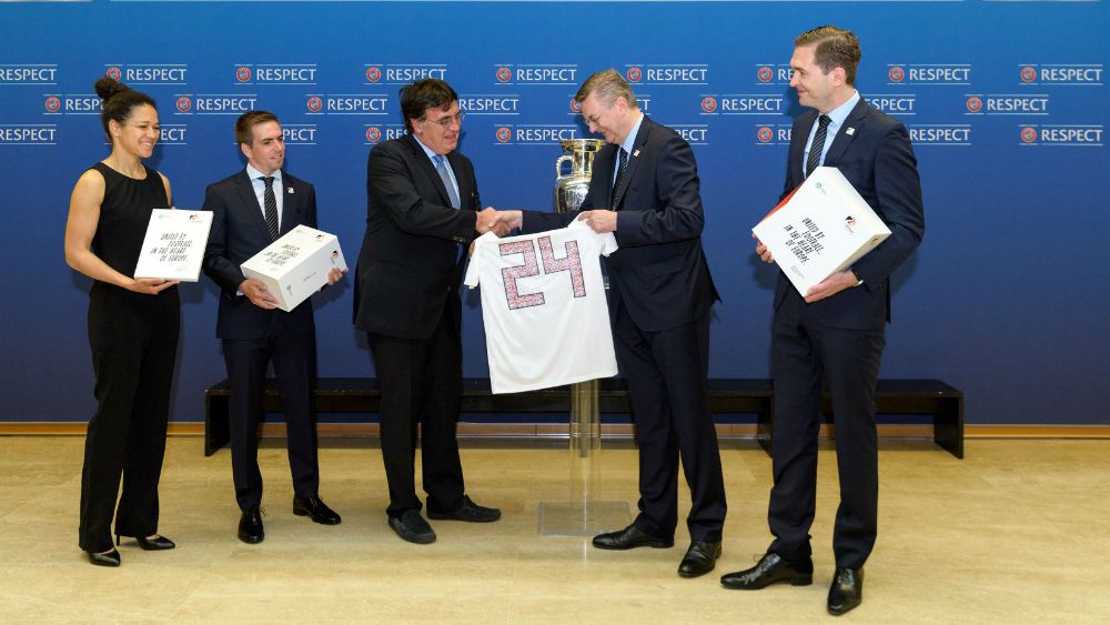 Alemania presenta candidatura para la Euro 2024 - alemania-documentos-euro-2024