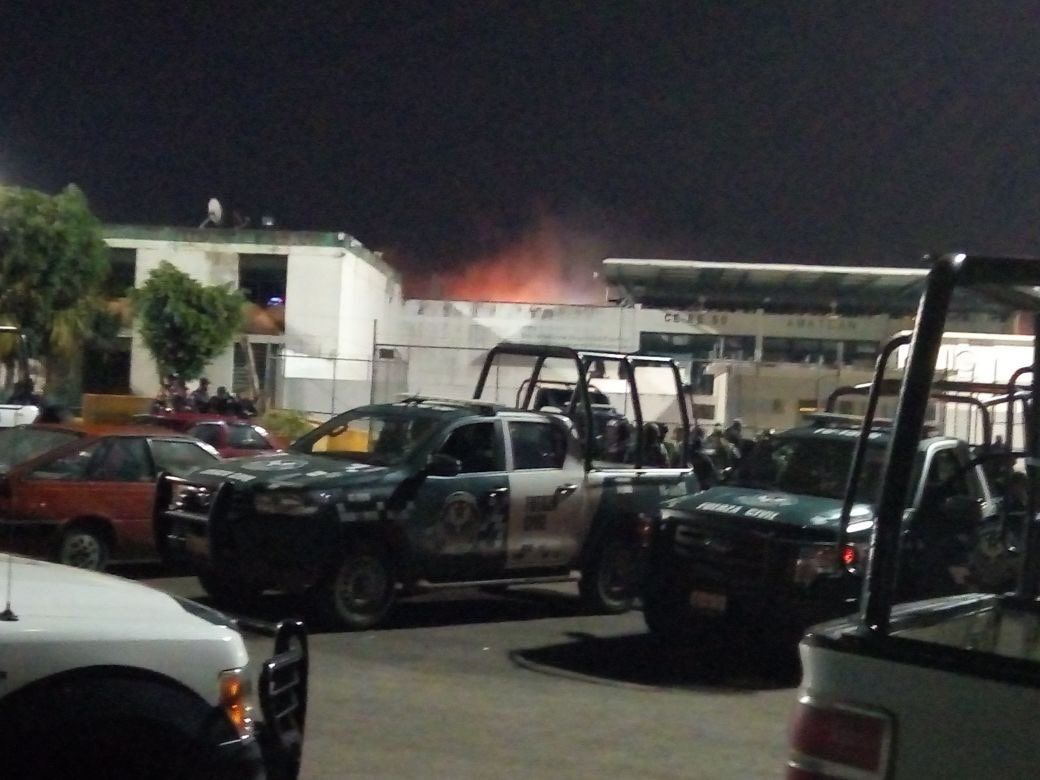 Motín en penal de Veracruz deja siete policías muertos