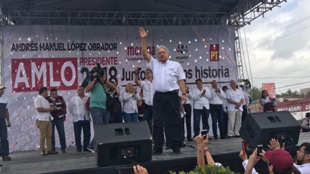 López Obrador pide a Trump que no maltrate a los mexicanos