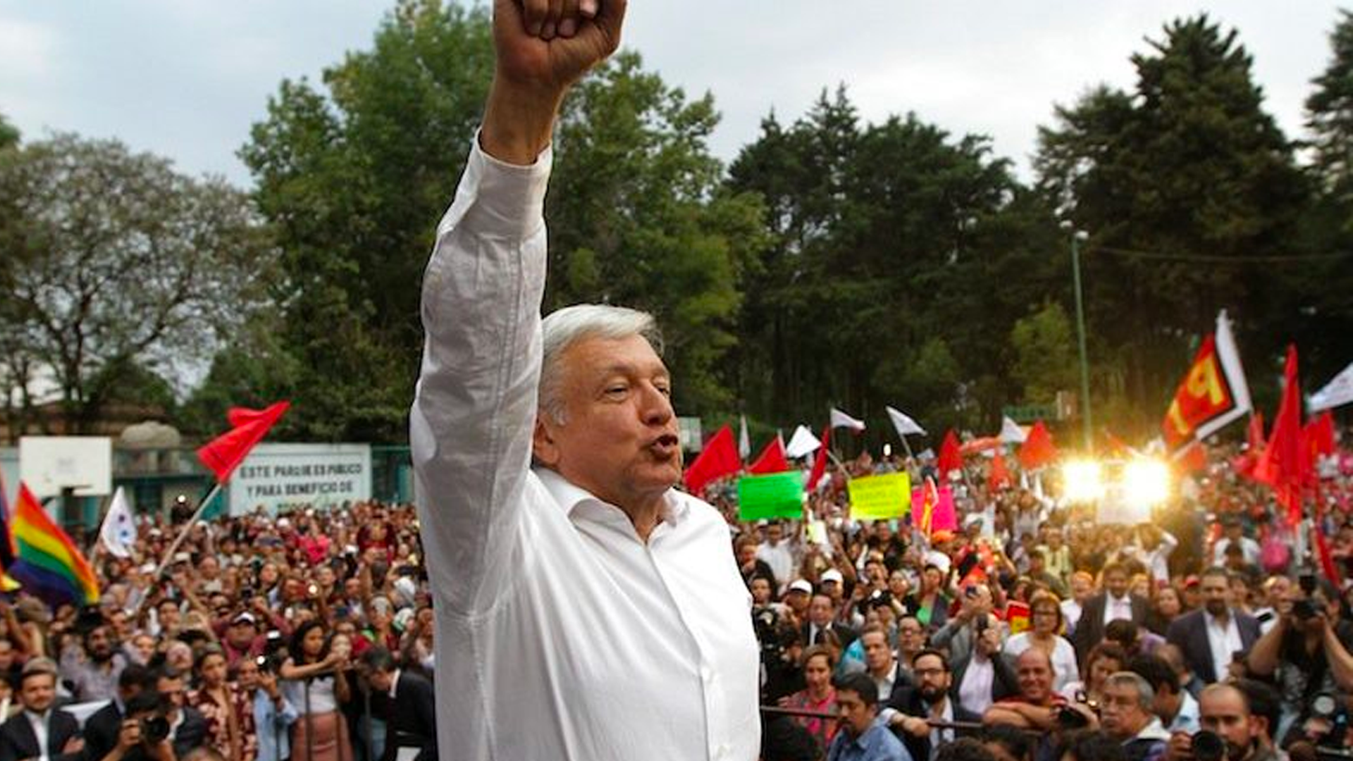 AMLO asegura que cuenta con el apoyo de las fuerzas armadas