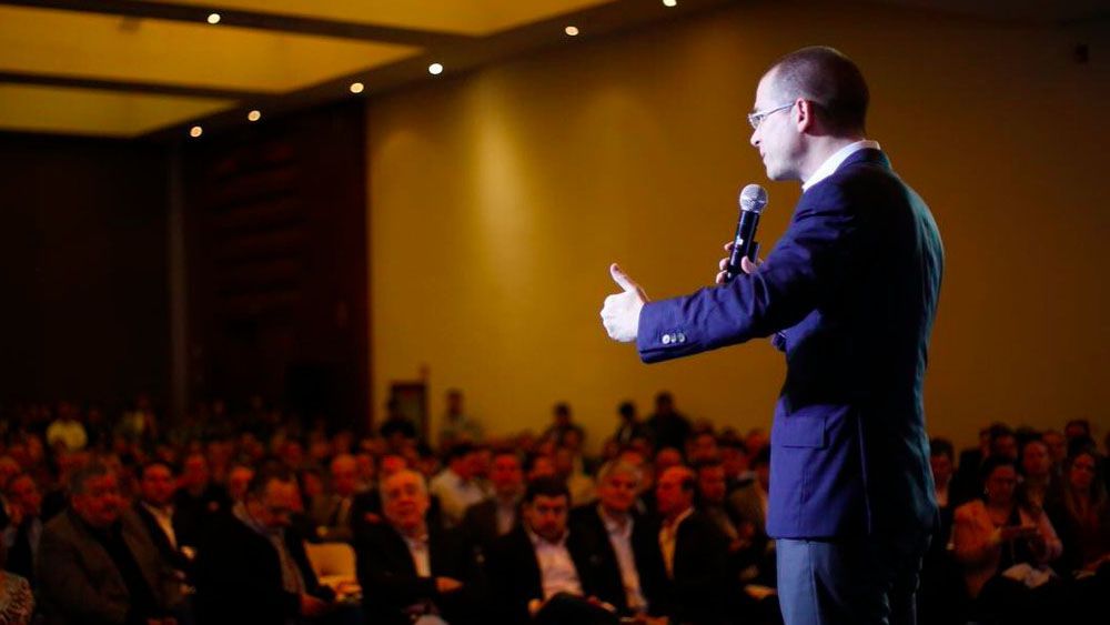 Anaya promete duplicar el salario mínimo para 2022