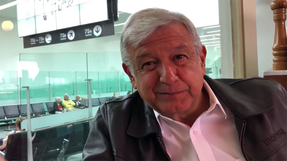 López Obrador llama a combatir guerra sucia con memes
