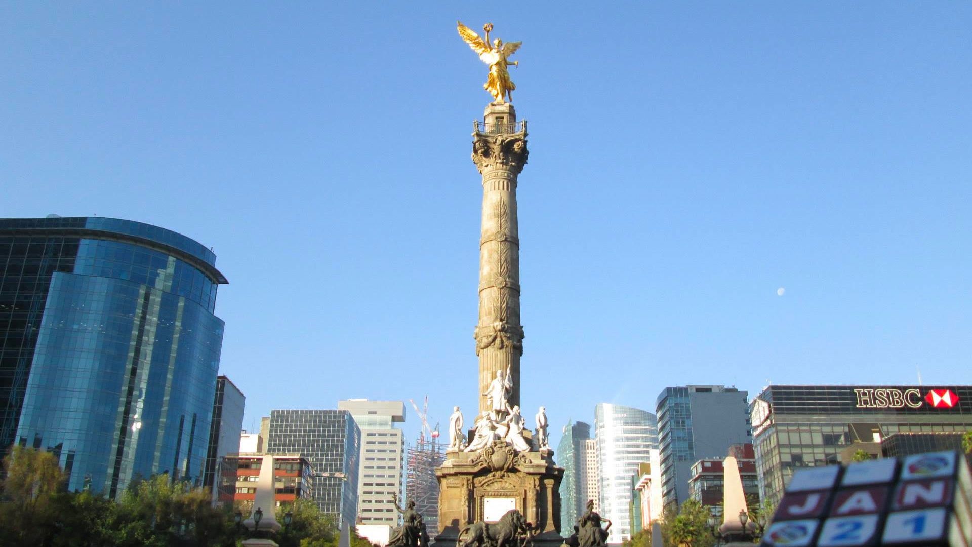 Encuentran muerto a hombre en el Ángel de la Independencia