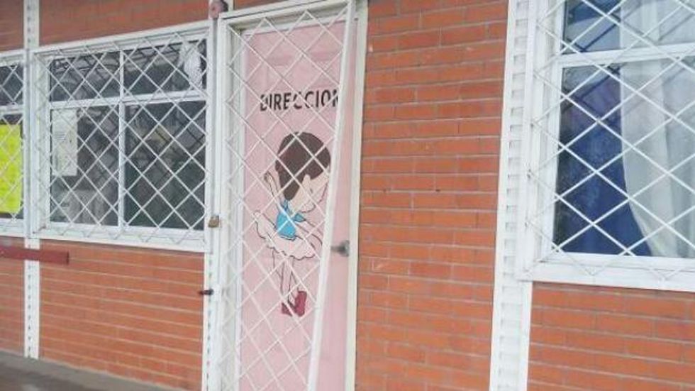 Sujetos dejan sin electricidad y asaltan kinder en Nuevo Léon