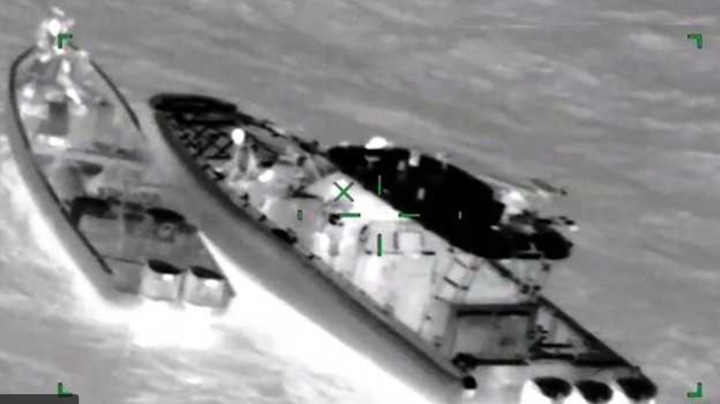 #Video Semar intercepta lancha de alta velocidad con droga en Guerrero