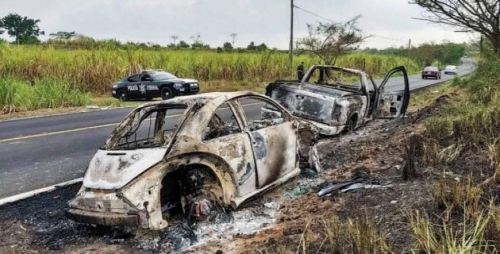 Fiscalía se deslinda por desaparición de seis jóvenes en Oaxaca - autosquemados-oaxaca-1024x521