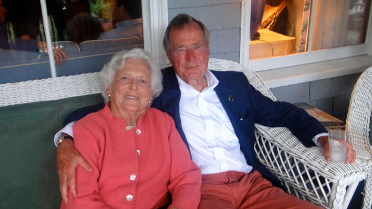 George H. W. Bush en terapia intensiva por infección