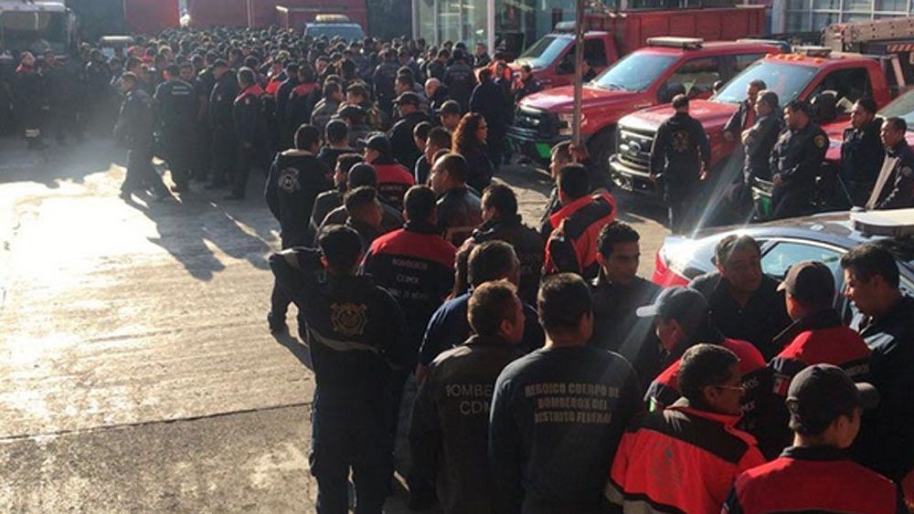 Bomberos de la Ciudad de México exigen nombramiento de nuevo director