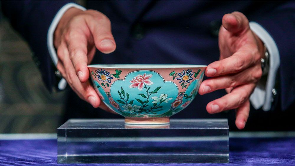 Subastan tazón en 30.4 millones de dólares