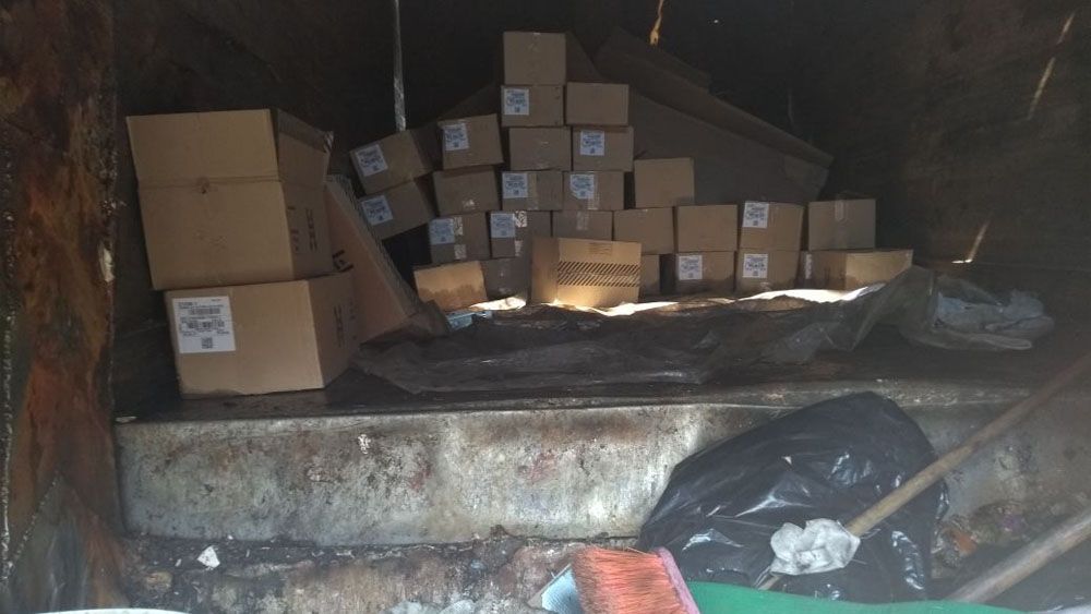 Encuentran camión de basura con mercancía robada en Tepito