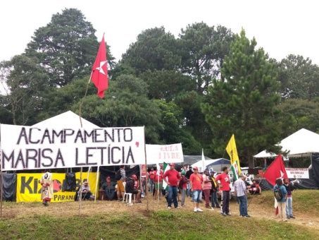 Ataque a tiros contra simpatizantes de Lula deja dos heridos en Brasil - campamento-lula1