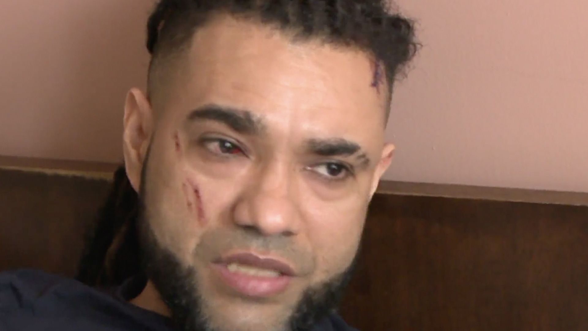 Apuñalan a cantante de ‘La vaca’ en Nueva York