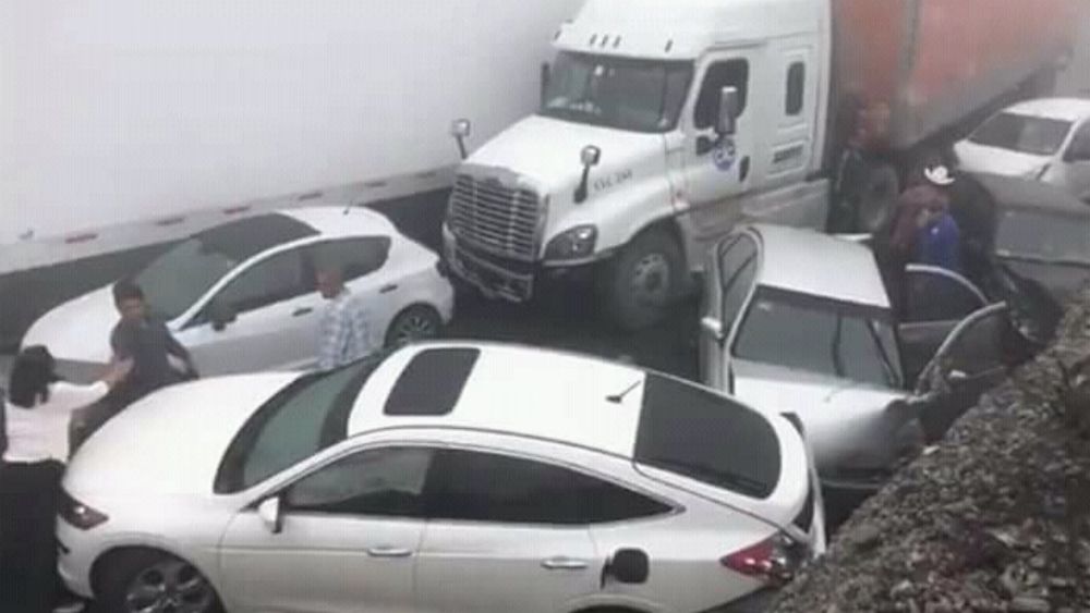 Carambolas dejan 65 autos involucrados en carretera Monterrey-Saltillo