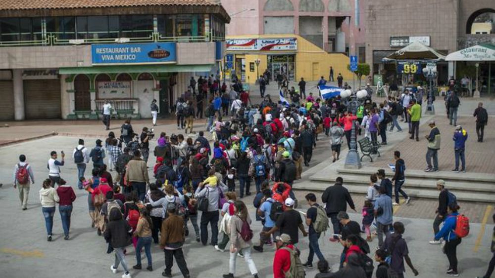 Primeros integrantes de Caravana Migrante cruzan frontera con EE. UU. - caravana-migrante-1