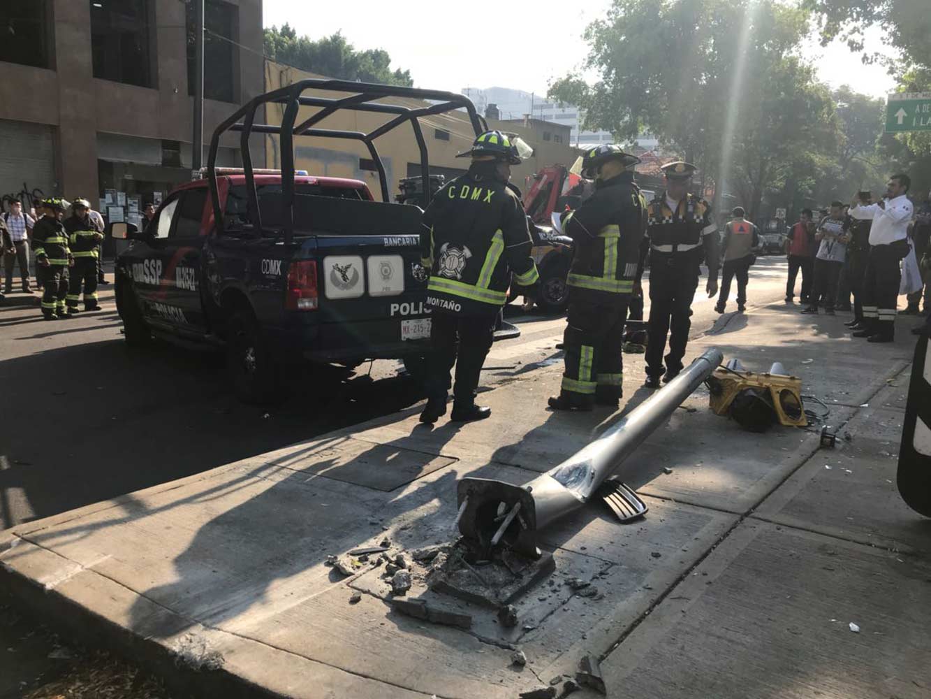 Vuelca patrulla al chocar contra auto en la colonia Centro - choque-centro