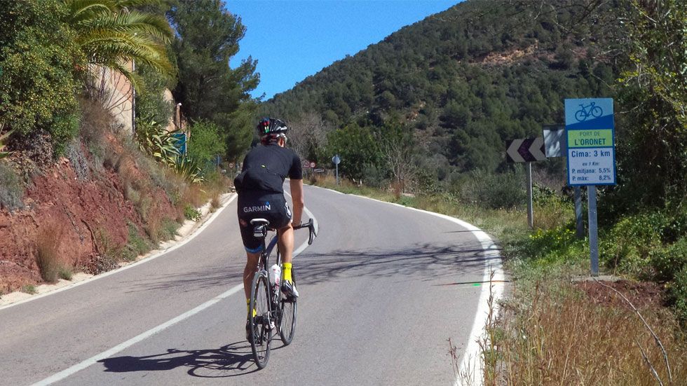 Multan a ciclista por rebasar límite de velocidad