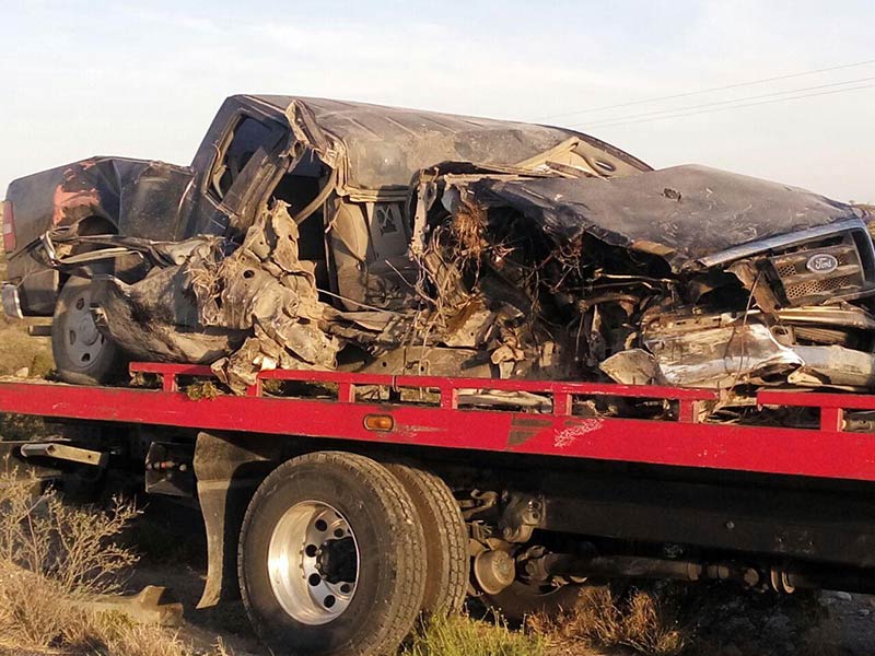 Al menos tres muertos y cuatro heridos en choque en Coahuila