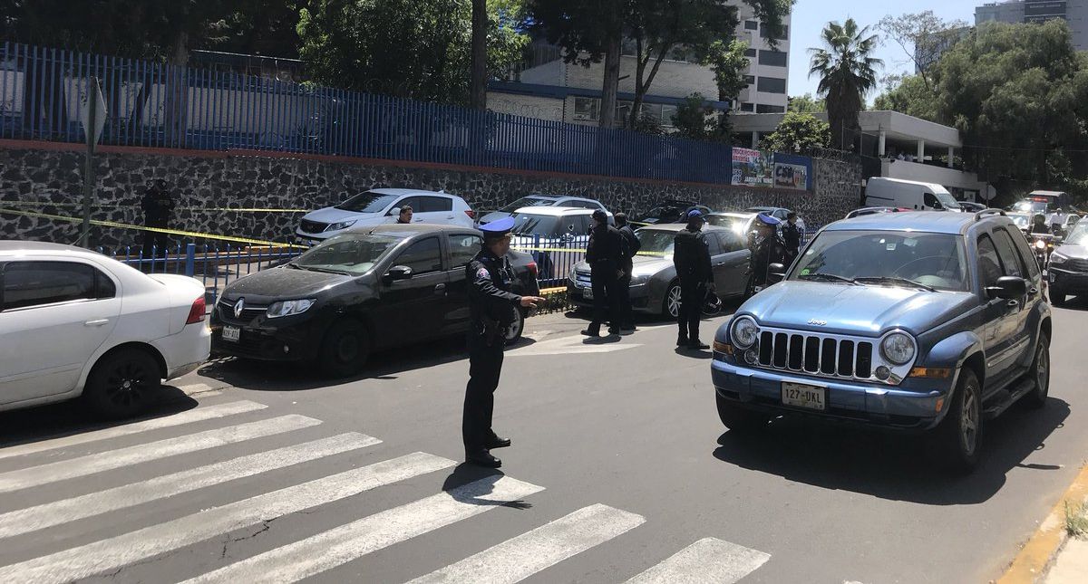 Asesinan a conductor afuera de Colegio Simón Bolívar en el Pedregal