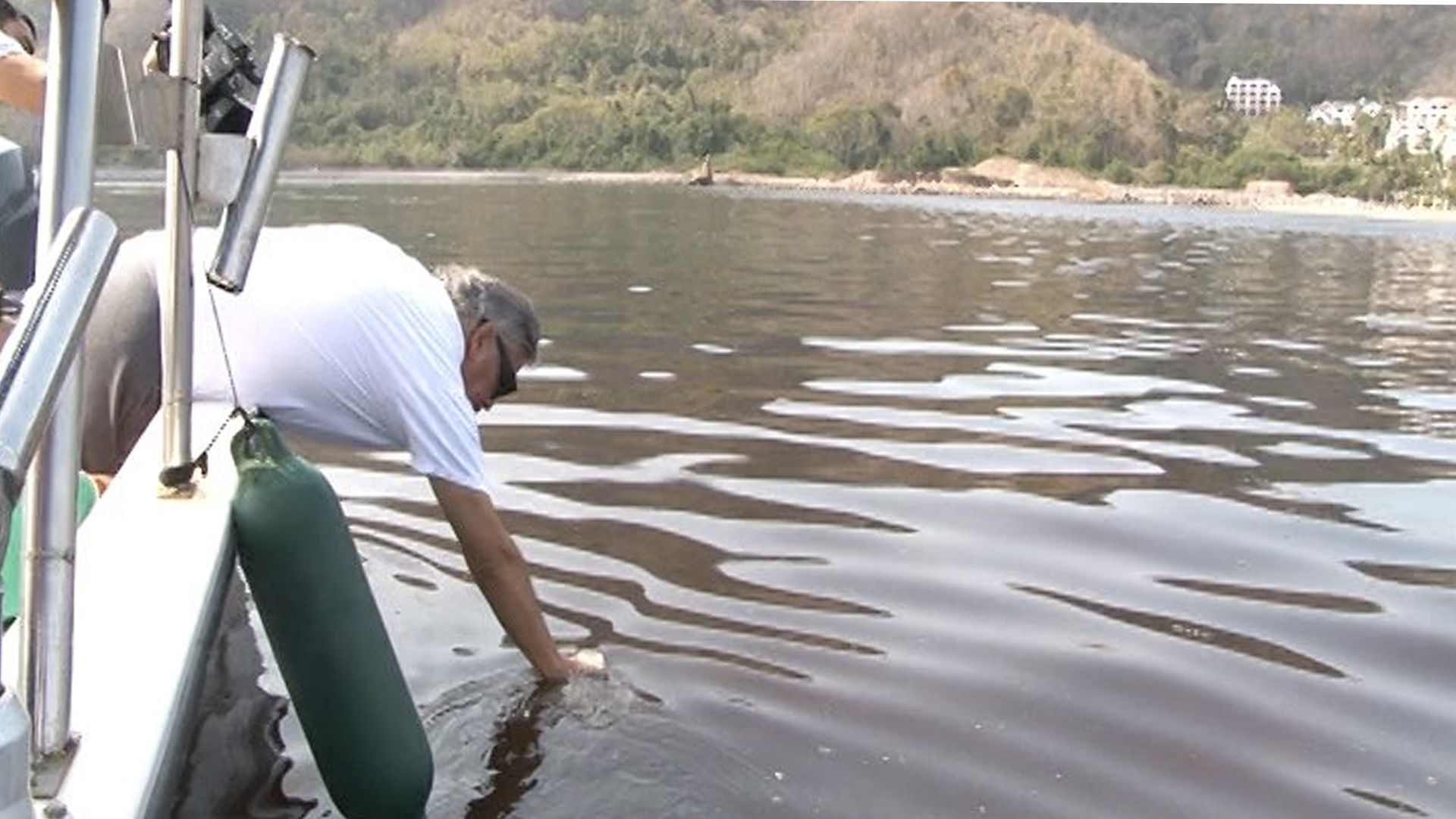 Alertan por presencia de marea roja en Colima