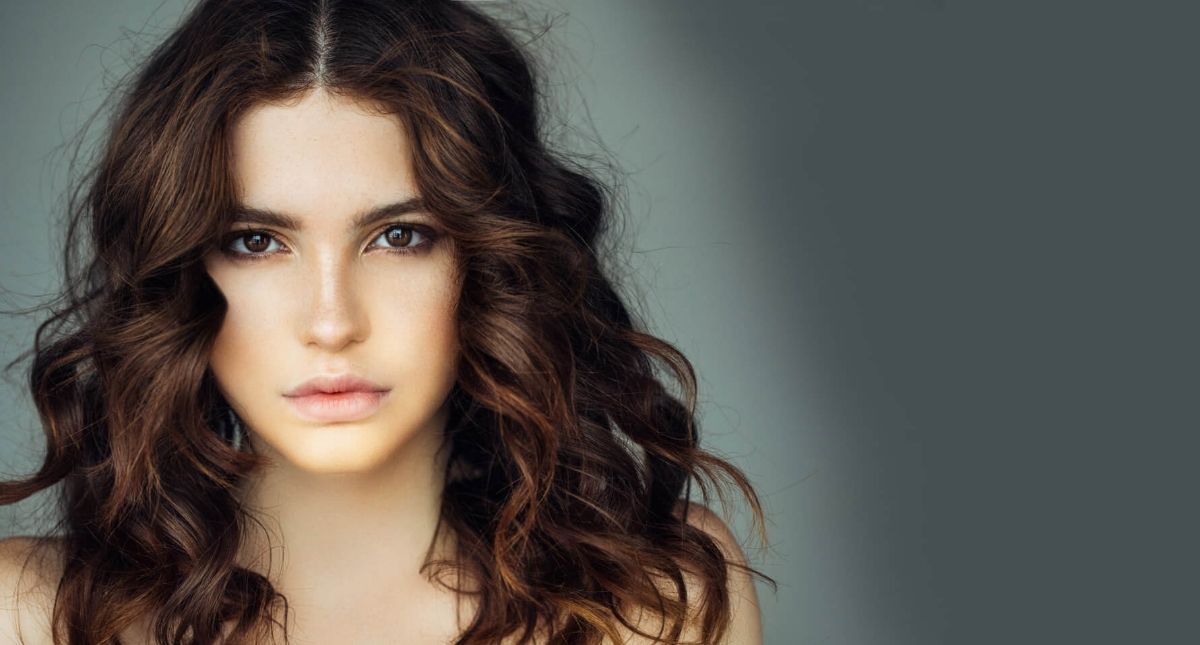 ¿Cómo se determina el color de nuestro cabello?