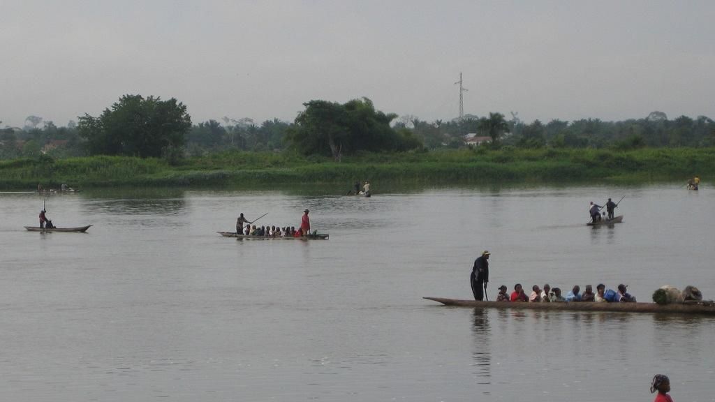 Mueren al menos 47 personas al huir de enfrentamiento en el Congo
