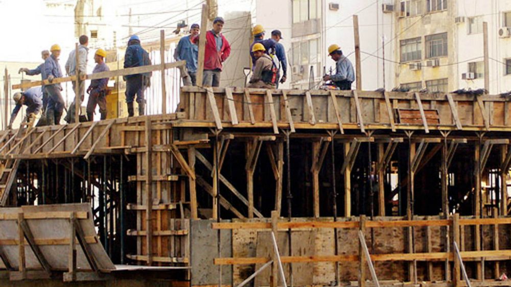 Carecen 46.3 millones de personas de seguridad social en México: CNDH