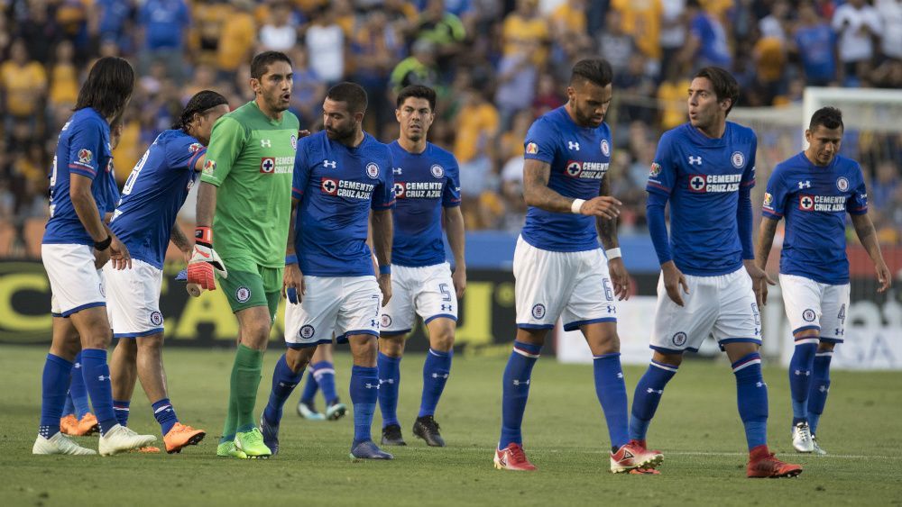 Cruz Azul empata 2-2 con Tigres y mantiene esperanza de llegar a liguilla