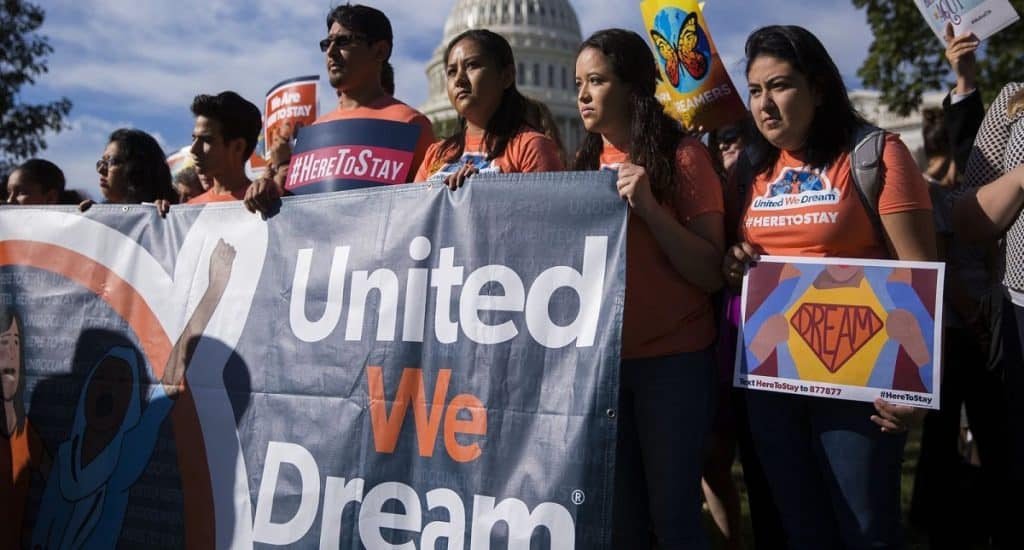 Juez federal ordena a Trump reactivar DACA y aceptar nuevos ‘dreamers’ Juez federal ordena a Trump reactivar DACA y aceptar nuevos ‘dreamers’