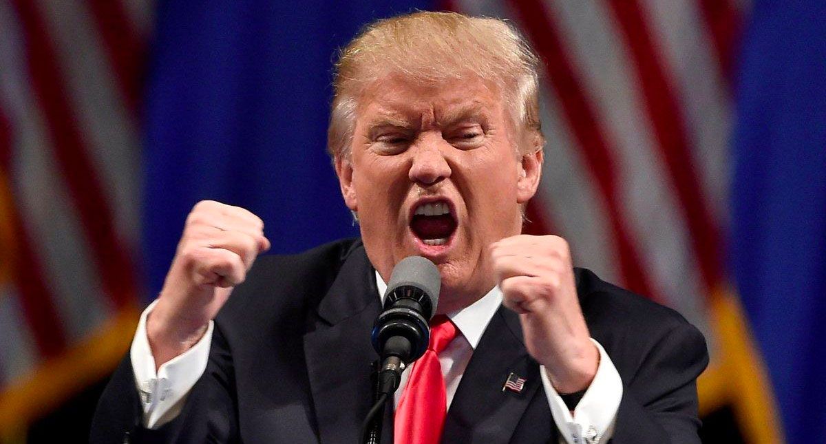 Trump arremete contra el New York Times y los demócratas