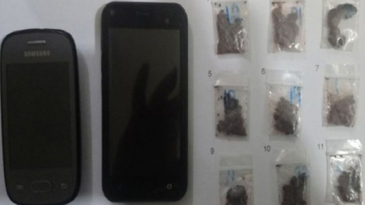 Decomisan droga y celulares en cárceles de Oaxaca