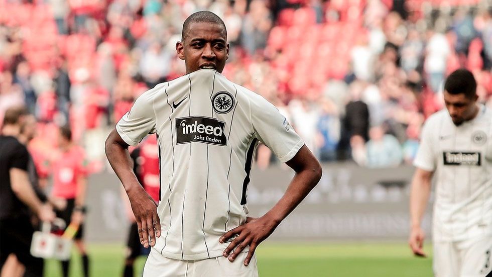 Bayer Leverkusen golea al Eintracht Frankfurt