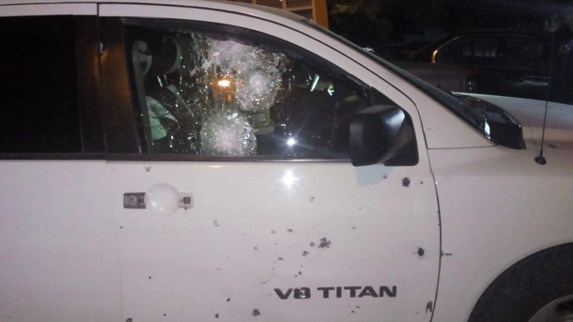 Vehículos de Michoacán y Ciudad de México en balacera de Jalostotitlán