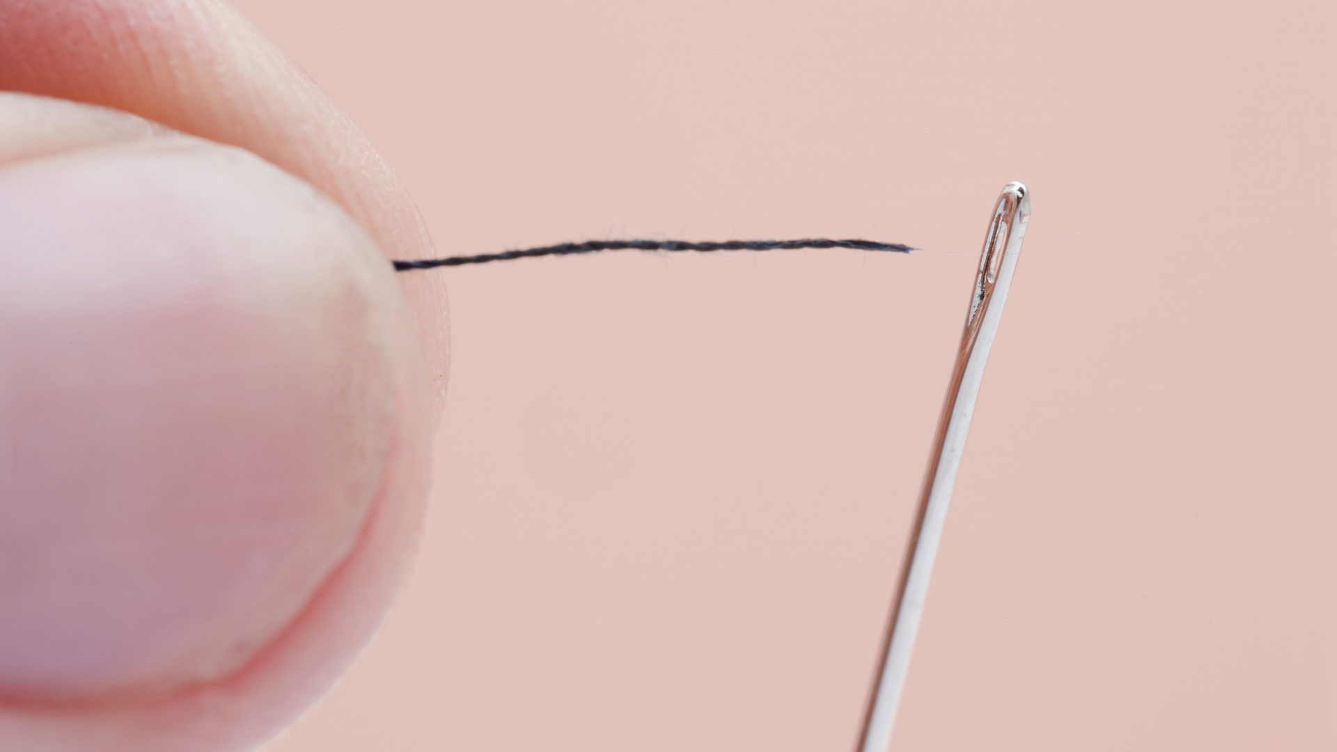 #Video Cómo ensartar una aguja en segundos