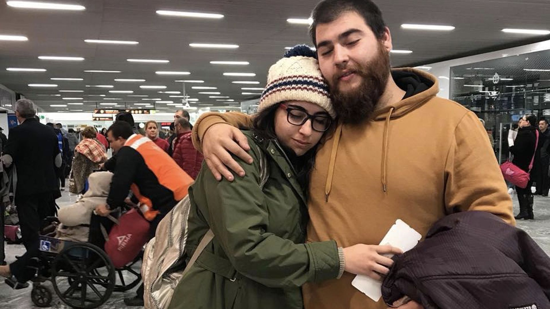 Hermana de estudiante asesinado envía mensaje en Facebook Hermana de estudiante asesinado envía mensaje en Facebook