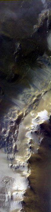 Misión ExoMars manda primeras imágenes de Marte desde nueva órbita - exomars-images-korolev-crater-martes