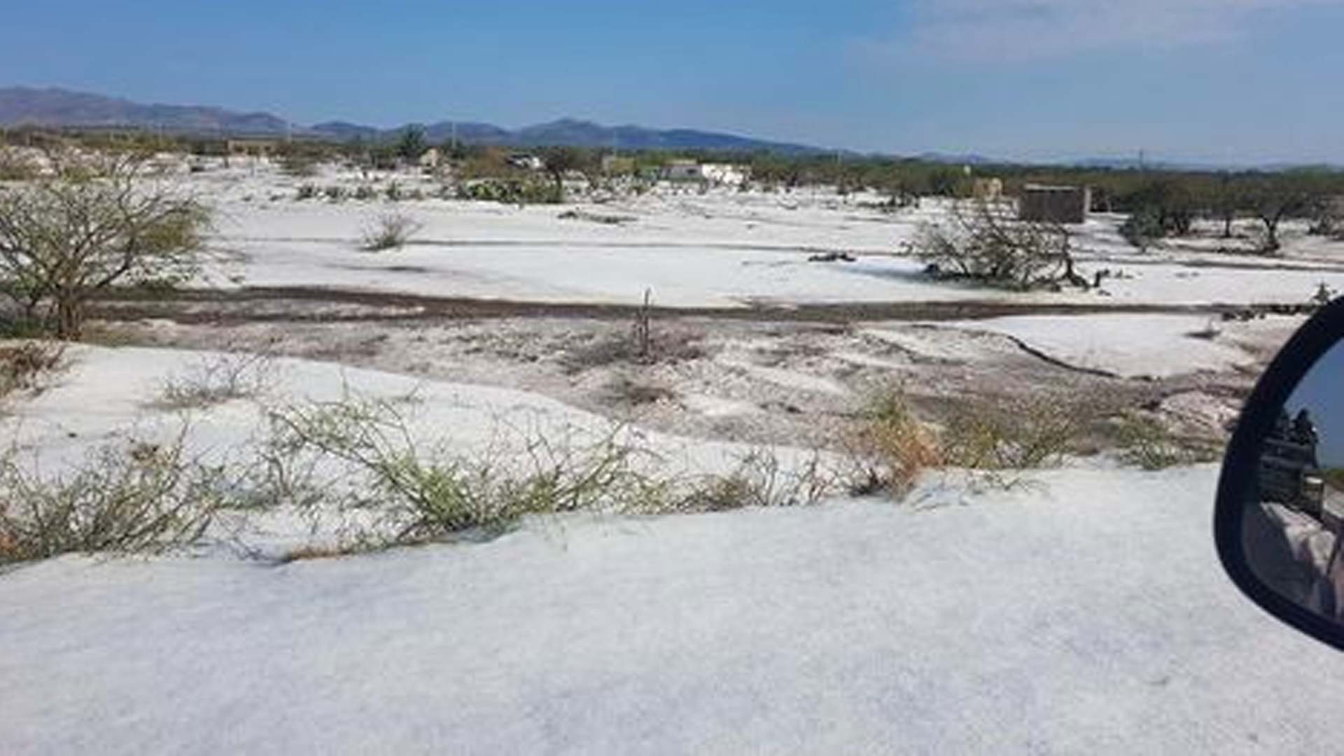 Granizada cubre a San Luis Potosí en plena primavera
