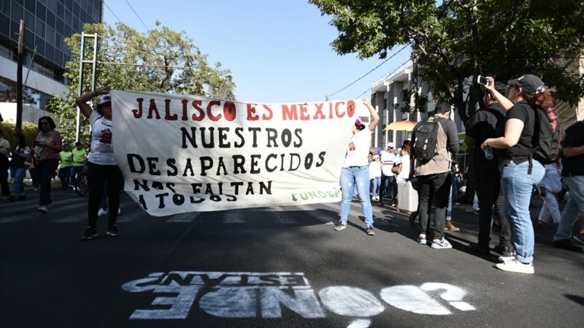Jóvenes se manifiestan en Guadalajara para exigir justicia