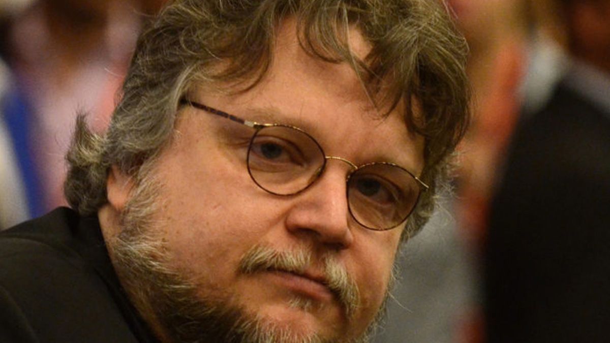 Del Toro producirá la cinta “Historias de miedo”