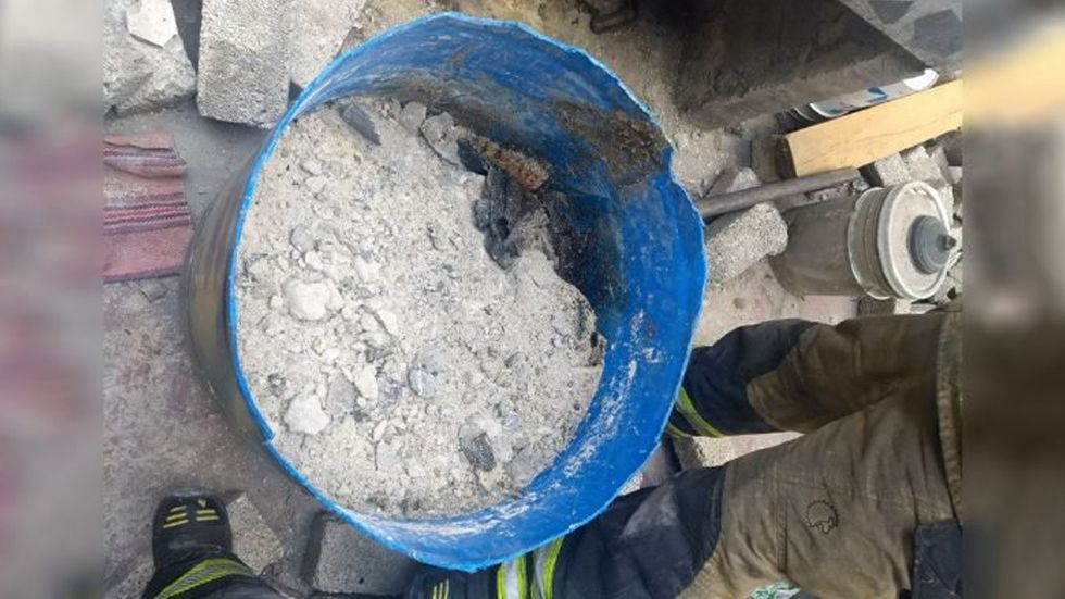 Hallan cuerpo dentro de bote de plástico en la GAM