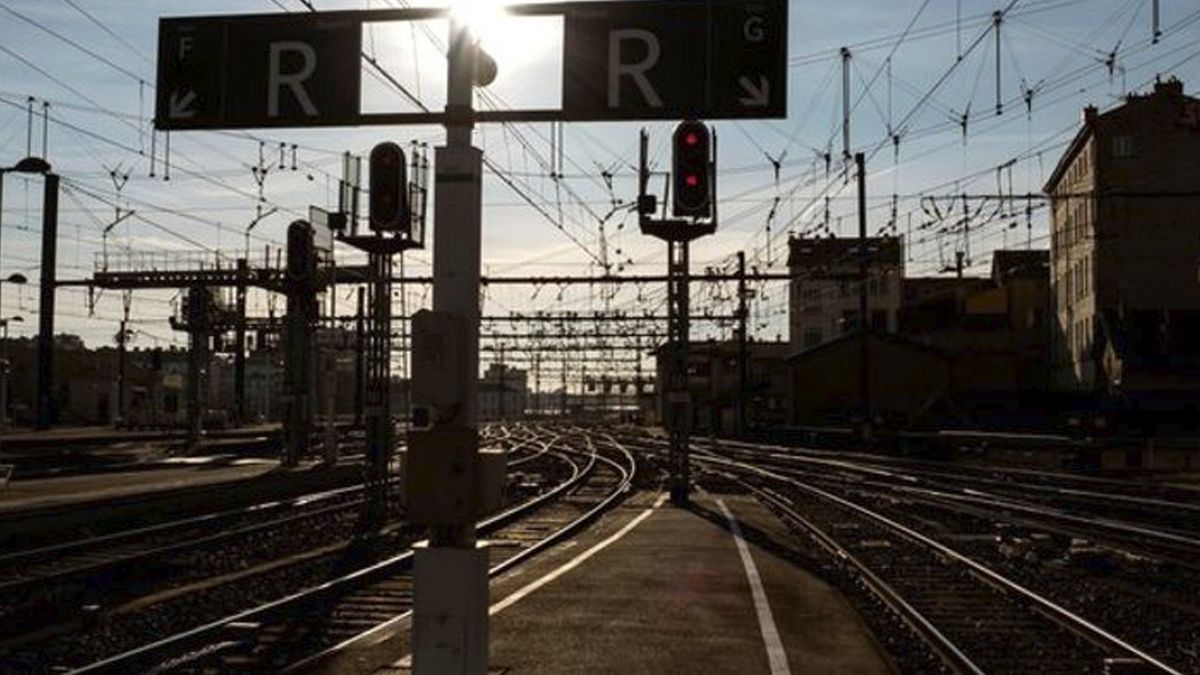 Huelga afecta el 85 por ciento de trenes en Francia