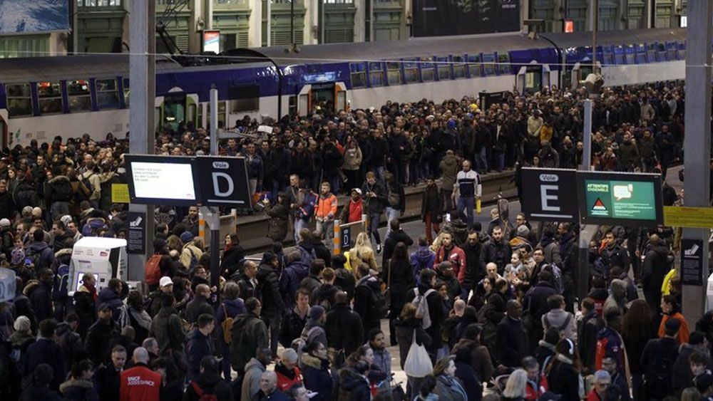 Huelgas del sector ferroviario provocan caos en Francia