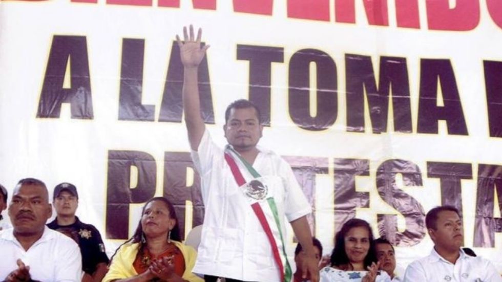 Muere escolta en ataque armado contra edil oaxaqueño